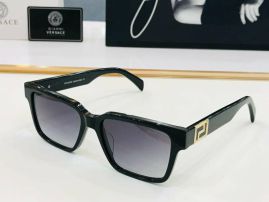 Picture of Versace Sunglasses _SKUfw55116791fw